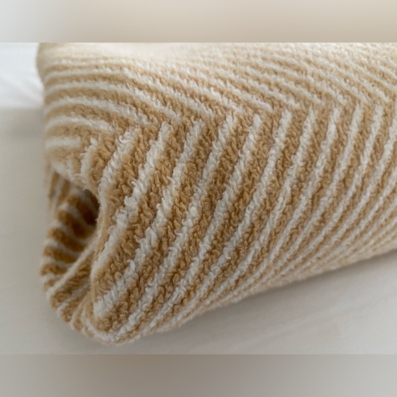 Chappywrap Herringbone Blanket - Picture 3 of 6